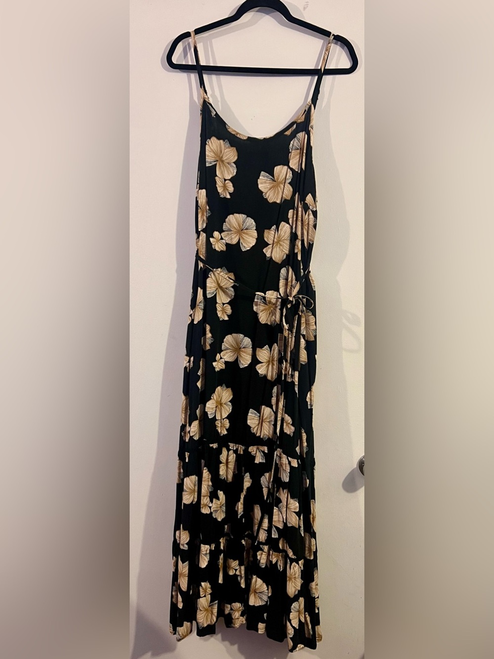 Ava & Viv Black Floral Tie-Waist Maxi Dress